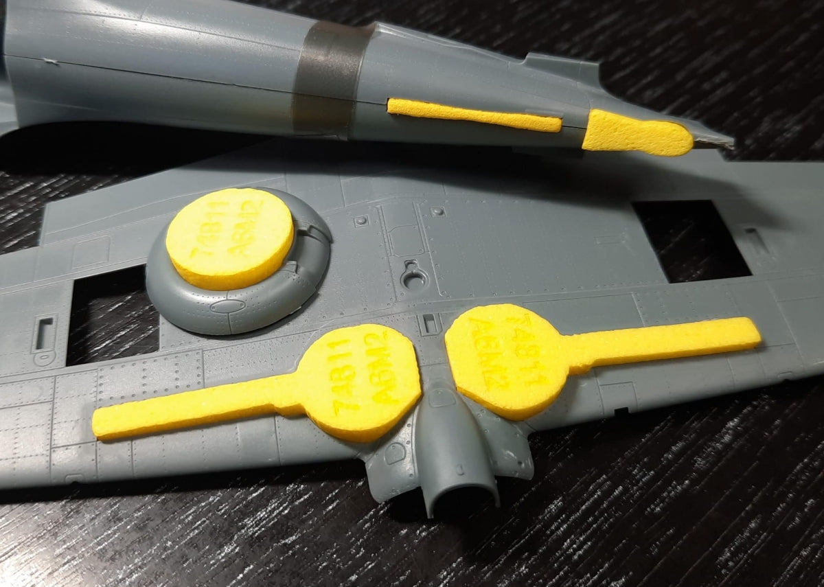 Omask 74811 A6M2 Zero wheel bay plugs (for Eduard) 1/48 – Bild 2