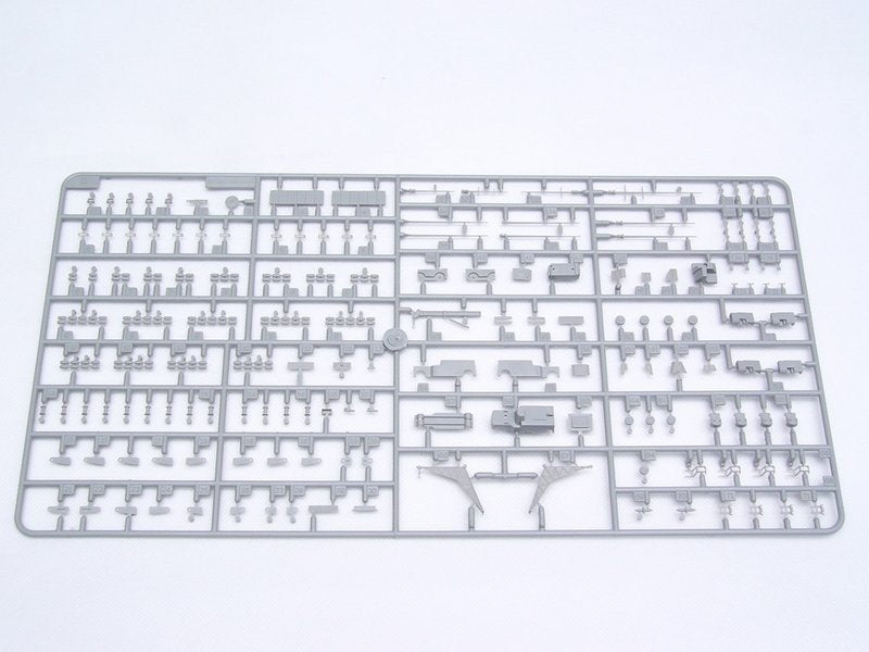 Trumpeter 05605 US CVN-68 Nimitz porte-avions 1975 (1/350) – image 28