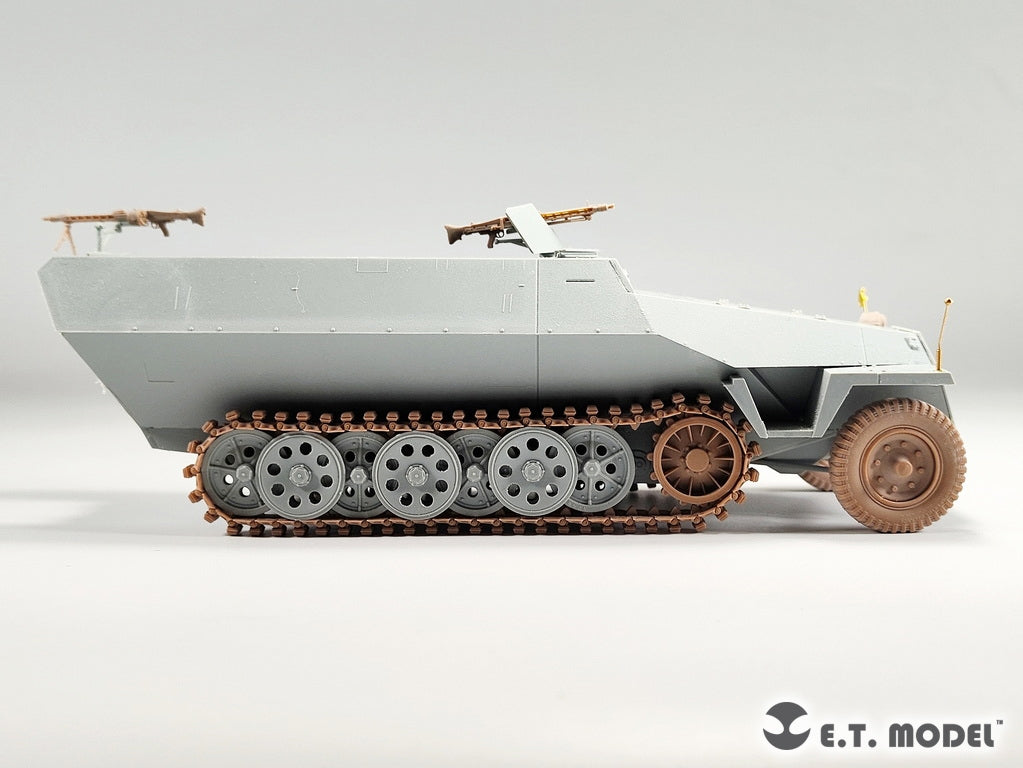 E.T. Model P35-406 WWII German Sd.kfz.251/Sd.kfz.11 Track links &amp;amp; Sprockets Late 3d Printed 1/35 – Bild 7