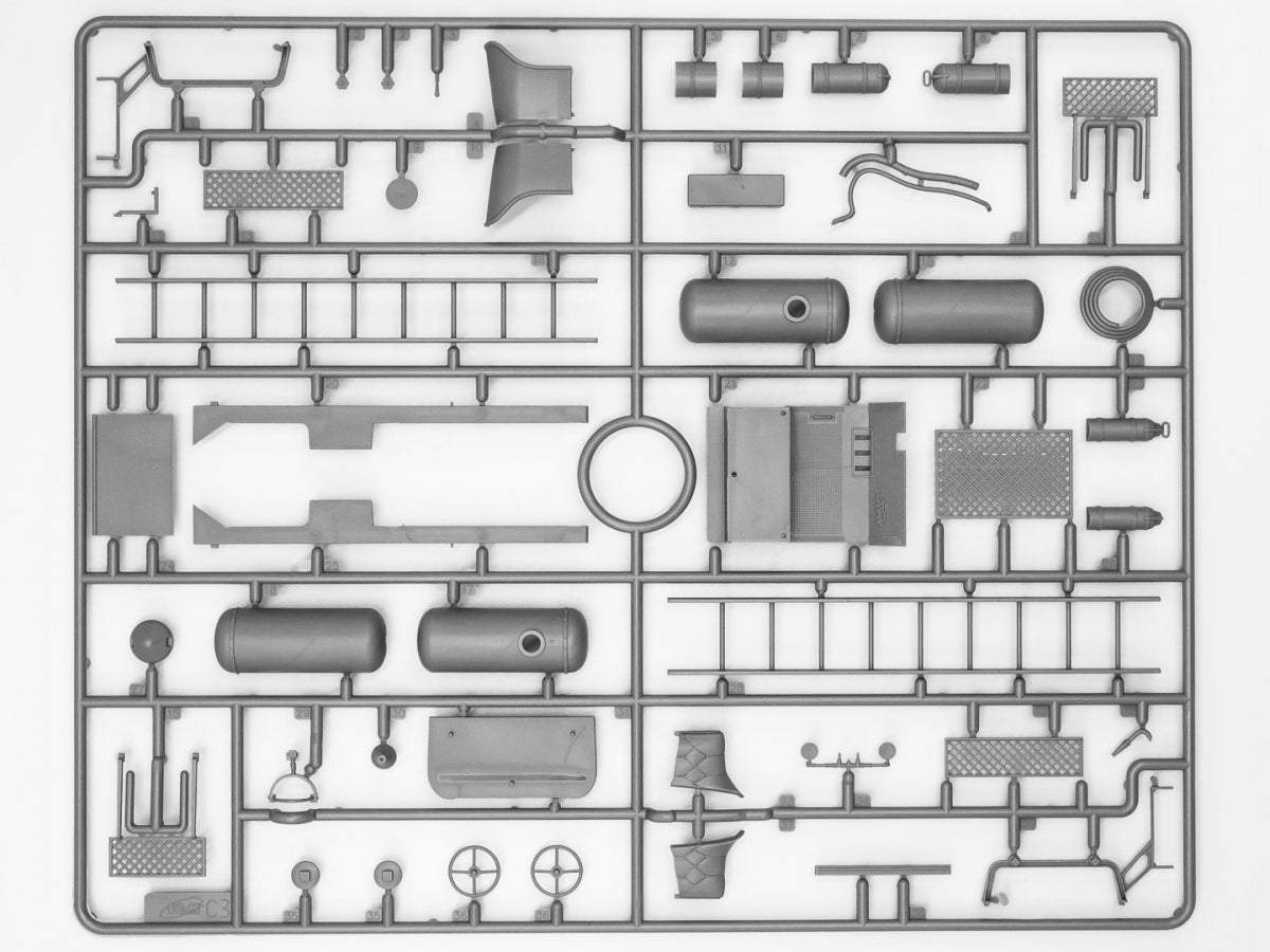 ICM DS2402 The Various Tin Lizzie 1/24 – Bild 8