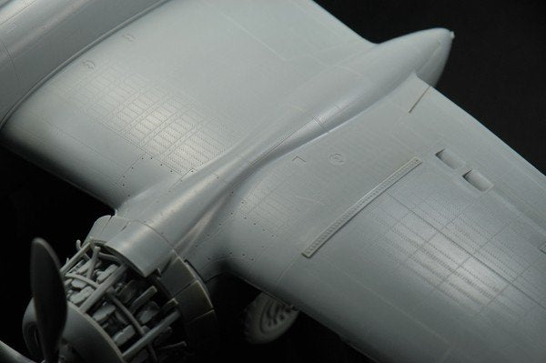 HK Models 01E02 B-25J Mitchell &amp;quot;Strafer&amp;quot; 1/32 – immagine 13