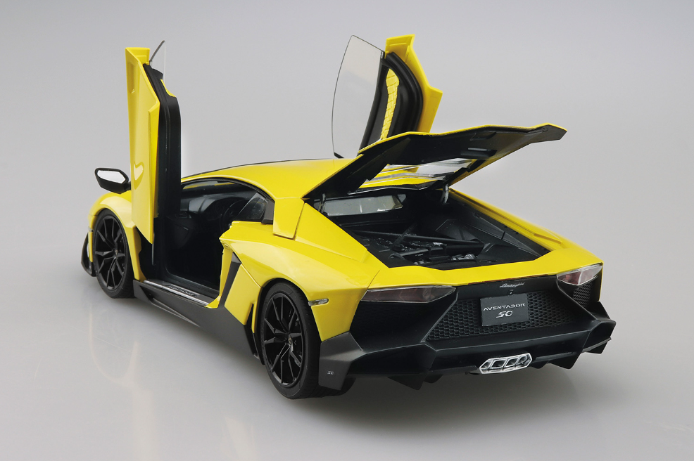 Aoshima 05982 Lamborghini Aventador LP720-4 1/24 – immagine 4