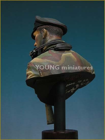 Young Miniatures YM1805 SS Panzer Officer Normandie 1944 1/10 – immagine 3