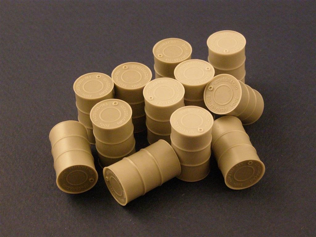 Panzer Art RE35-037 WWII Soviet fuel drums (200L) 1/35 – immagine 2