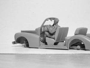 ICM 35643 RKKA Drivers (1943-1945) (2 figures) 1/35 – imagen 5