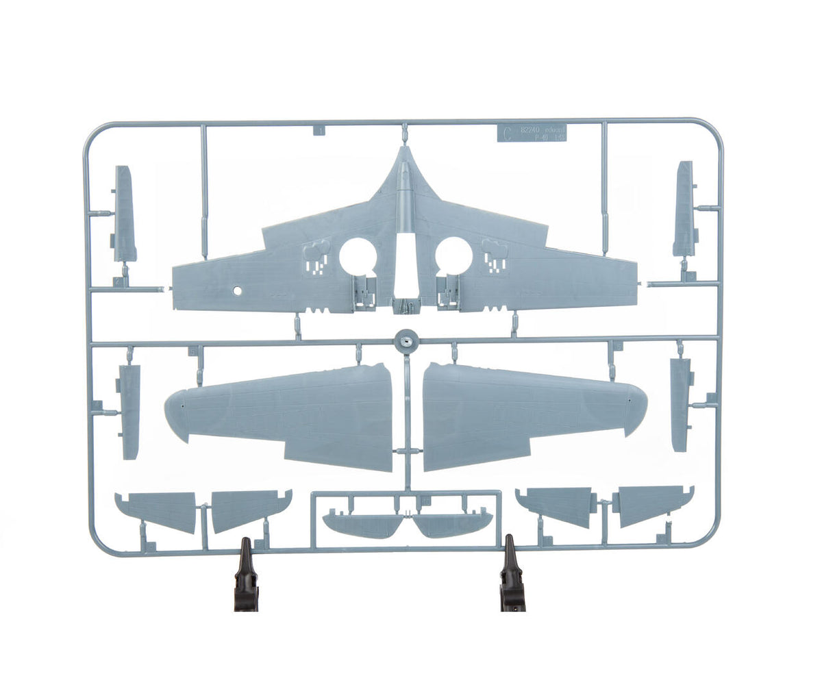 Eduard 11200 Sharks and Stallions DUAL COMBO P-40 N and P-51 B/C 1/48 – immagine 9