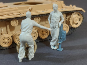 Panzer Art FI35-240 Mécanicien de char allemand au travail, ensemble 1/35 – image 2