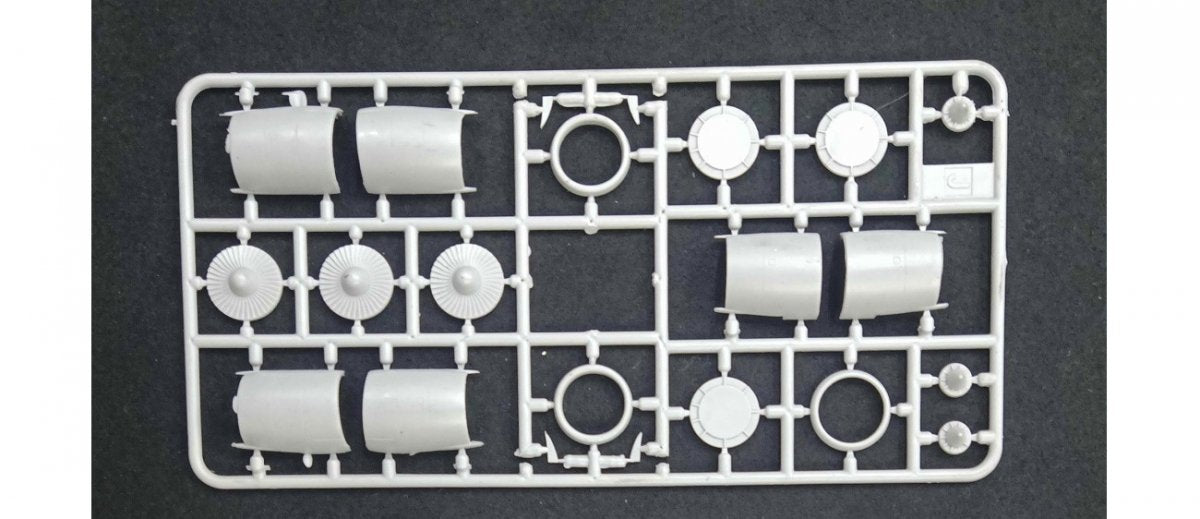 Mikromir 144-036 McDonnell Douglas MD-11 PW 1/144 – immagine 5