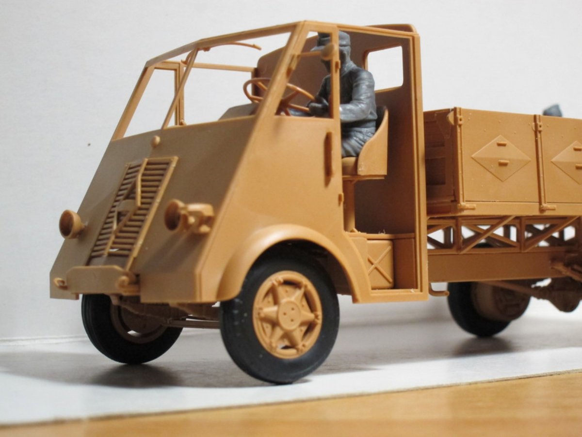 ICM 35418 Lastkraftwagen 3,5 t AHN with German Drivers 1/35 – immagine 2