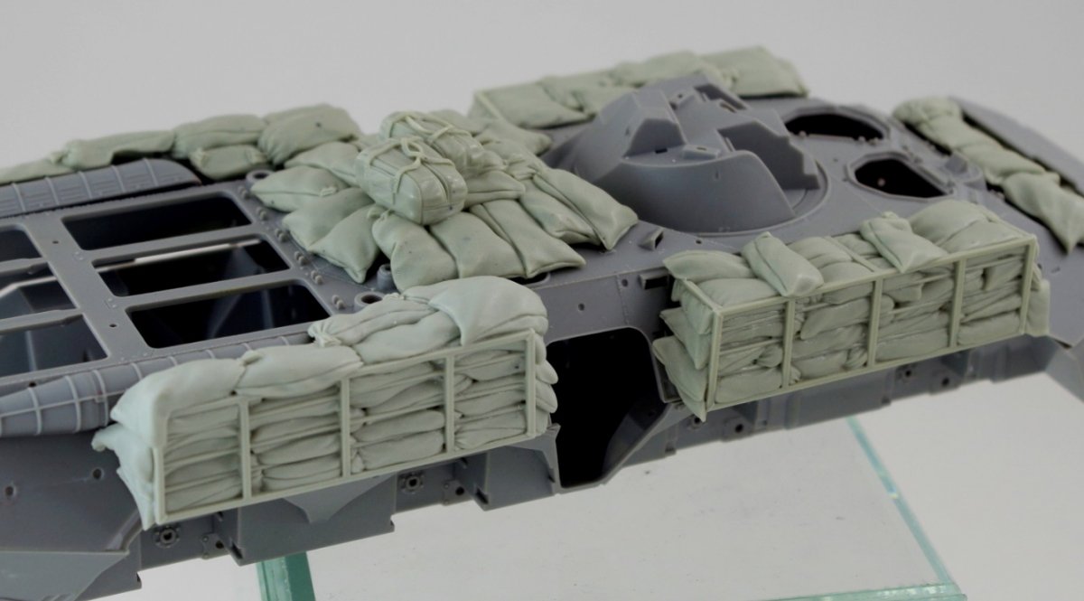 Panzer Art RE35-693 Sandbags armor for Ukrainian BTR-80 1/35 – immagine 5