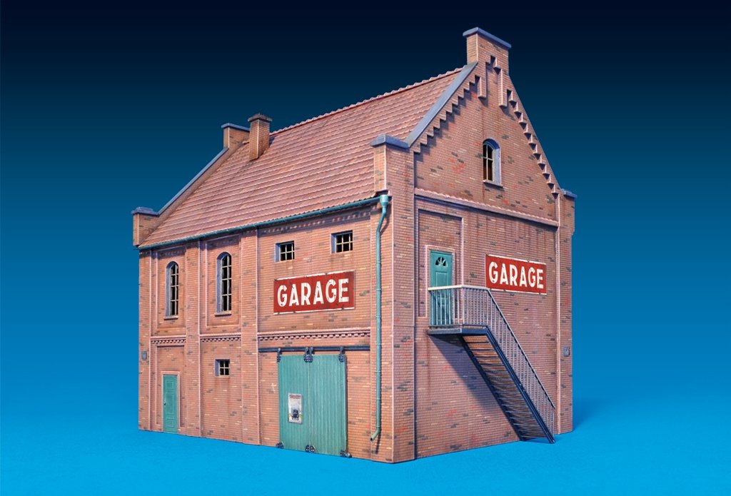 MiniArt 72031 BUILDING WITH GARAGE 1/72 – immagine 2