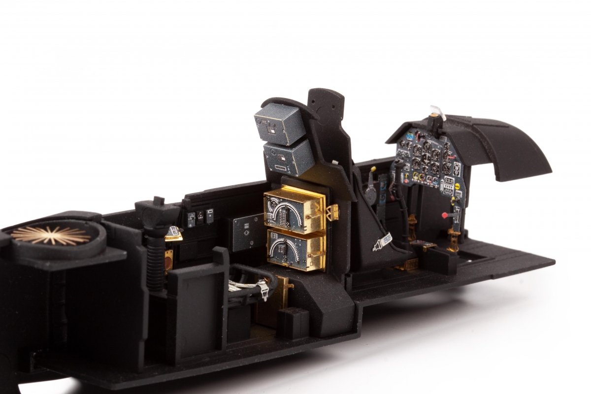Eduard 321000 Ju 87G-1/2 BORDER MODEL 1/35 – immagine 3