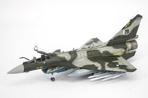 Trumpeter 01690 PAF J-10CE Multi-Role Fighter &amp; IAF Rafale 2 in 1 1/72