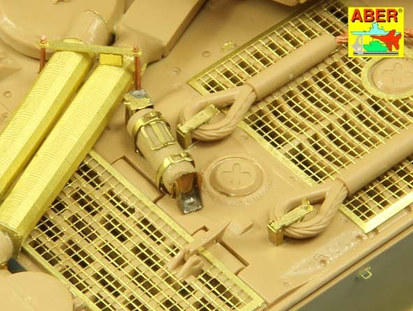 Aber 35259 Sd.Kfz.18 Pz.Kpfw.VI Ausf.E Tiger I (s.PzAbt. 501 in Tunisia) 1/35 – zdjęcie 15