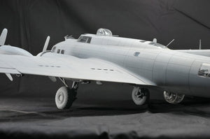 HK Models 01E04 B-17 Flying Fortress F and G 1/32 – immagine 3
