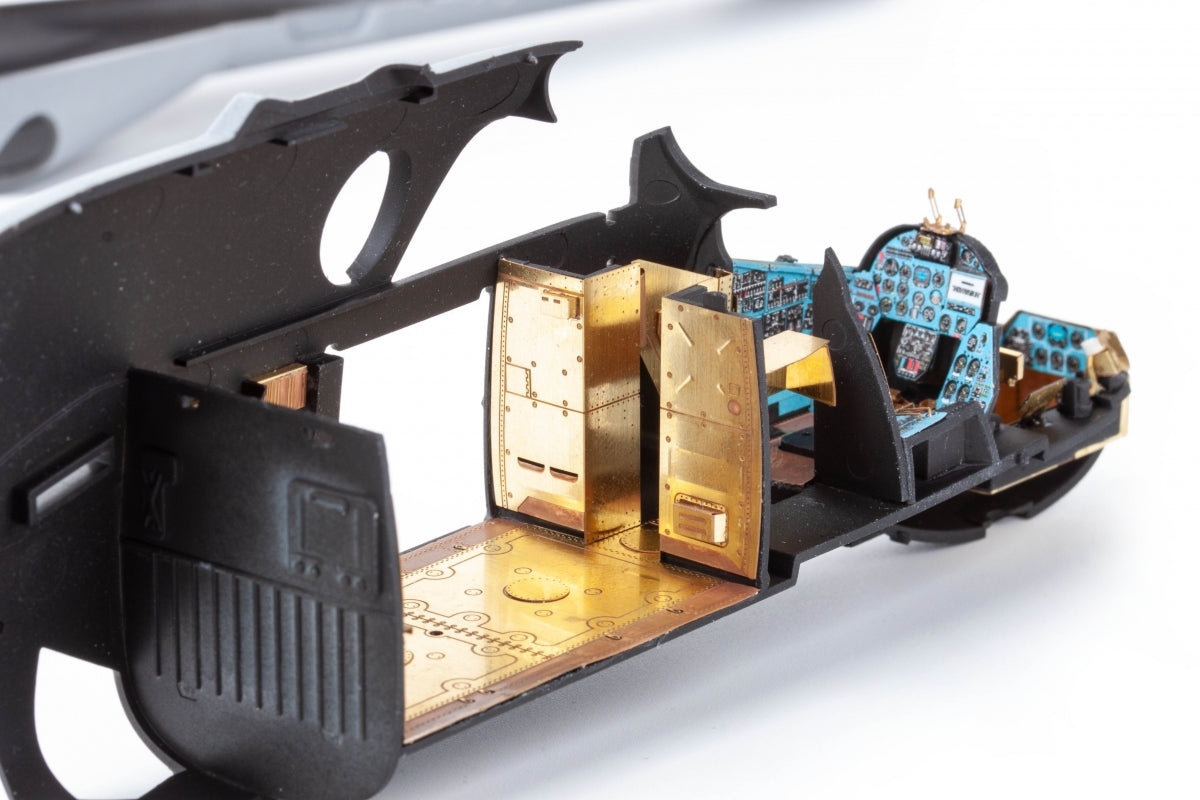 Eduard 481151 Mi-24P cargo interior TRUMPETER 1/48 – immagine 3