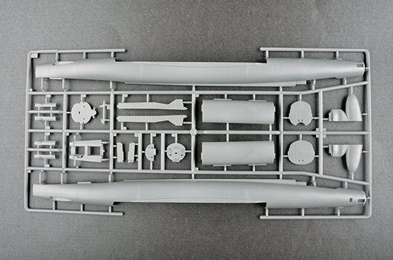 Trumpeter 01695 Soviet Tu-22 &amp;quot;Blinder&amp;quot; tactical bomber 1/72 – immagine 9