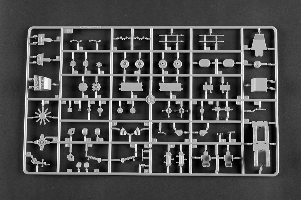 Trumpeter 05851 Z-19G Light Scout/Attack Helicopter 1/48