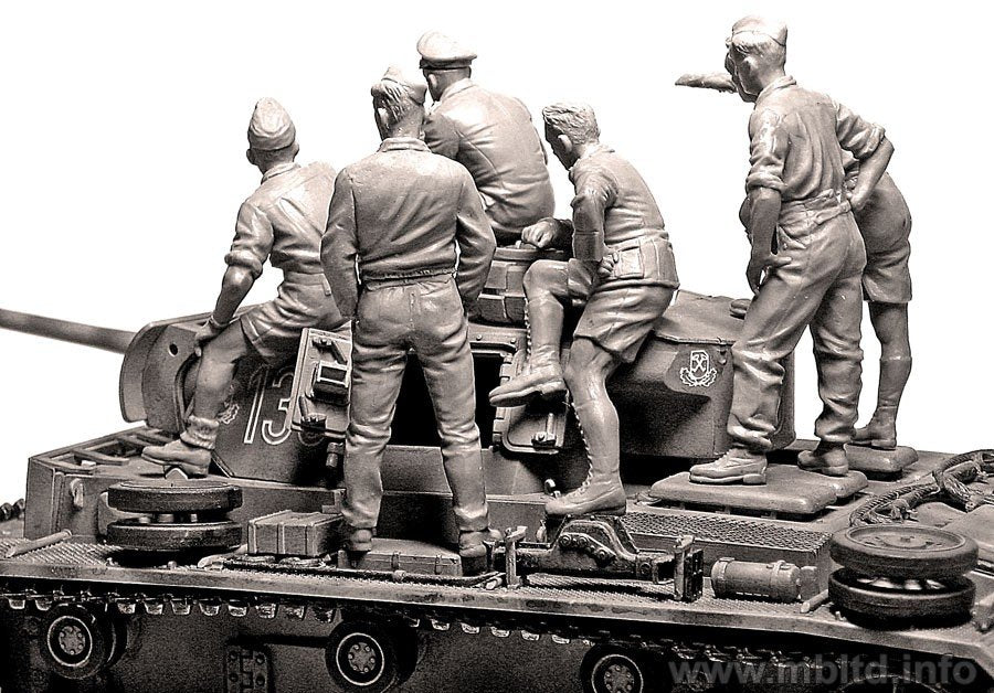 Master Box 3561 Rommel and German Tank Crew (DAK, 1941-1943) 1/35 – Bild 8