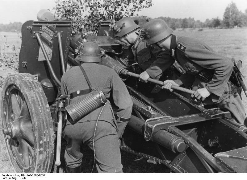 First To Fight PL102 German Heavy Infantry Gun 15cm sIG33 1/72 – image 4