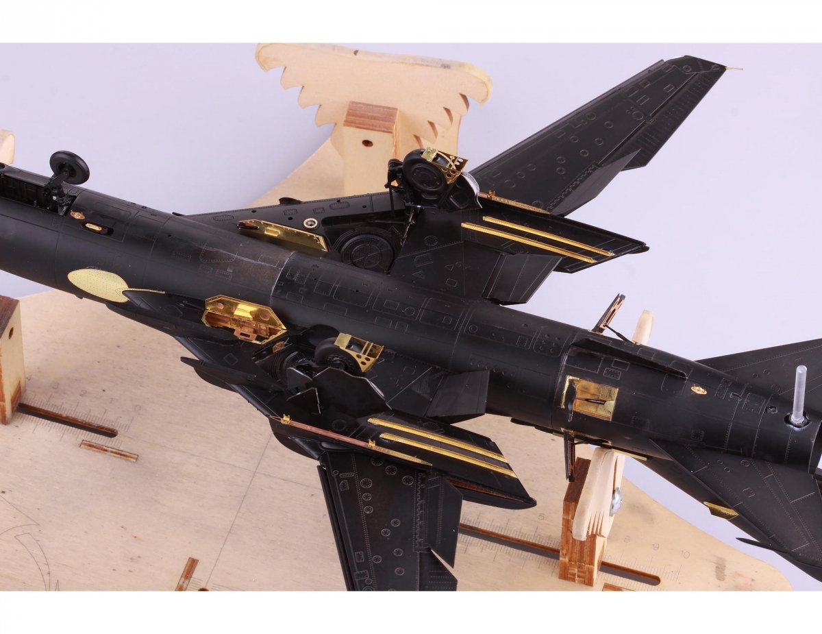 Eduard 48922 Su-17 M3/ M4 exterior KITTY HAWK 1/48 – immagine 4