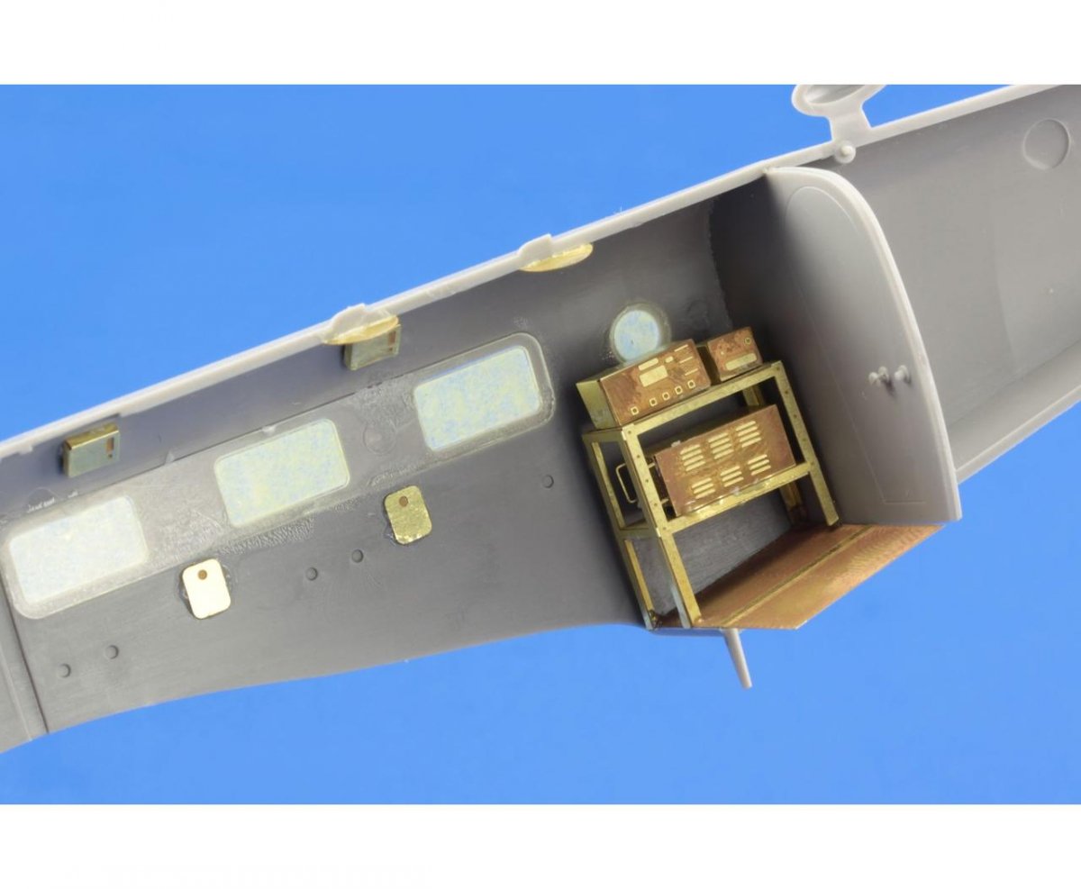 Eduard 49722 C-45F interior S. A. ICM 1/48 – imagen 2