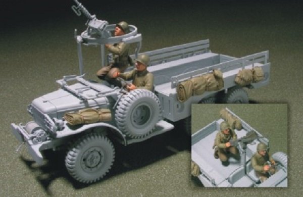 Hobby Fan HF554 WW II U.S. TRUCK DRIVERS/GUNNER CREW-2 FIGURES W/ACCESSORIES 1/35