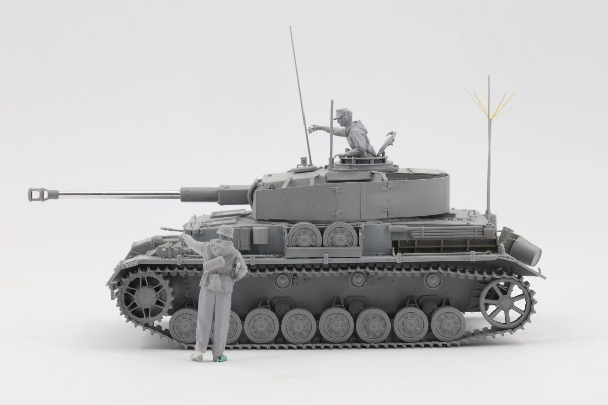 Border Model BT-006 Pz.Beob.Wg. IV Ausf. J w/Commander&amp;amp;Infantry 1/35 – immagine 2