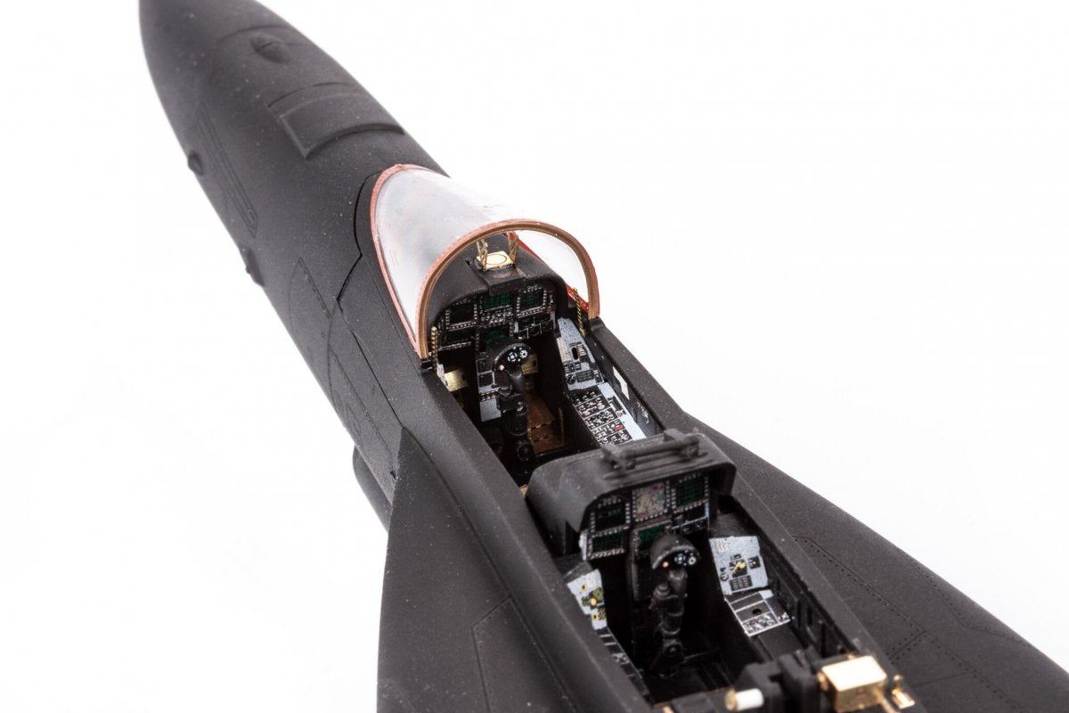 Eduard FE1260 F/A-18F HOBBY BOSS 1/48 – image 2