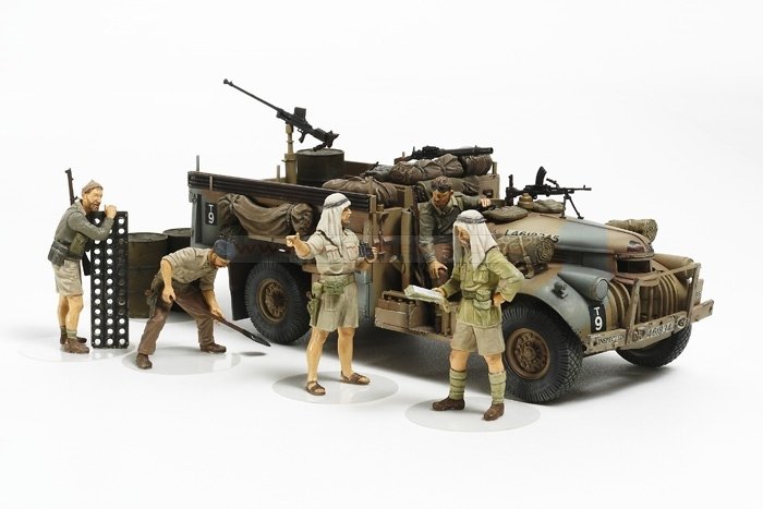 Tamiya 32407 Voiture de commandement britannique LRDG Afrique du Nord (avec 7 figurines) (1/35) – image 2