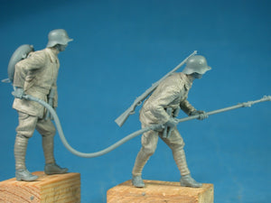 Copper State Models F35-045 German Freikorps flamethrower squad 1/35 – image 4