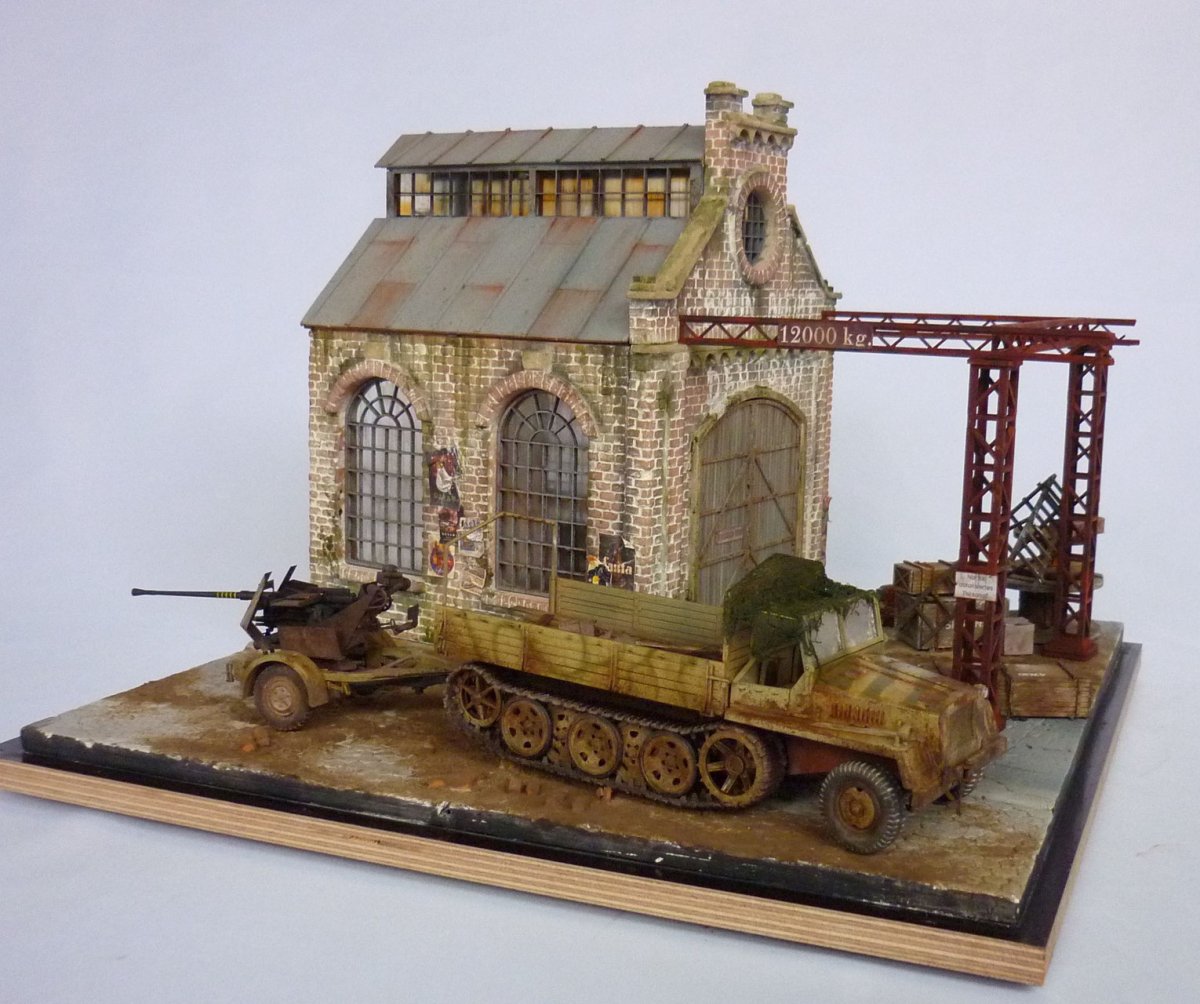 RT-Diorama 35292 Diorama-Base: &amp;quot;Railroad Shed&amp;quot; 1/35 – immagine 15