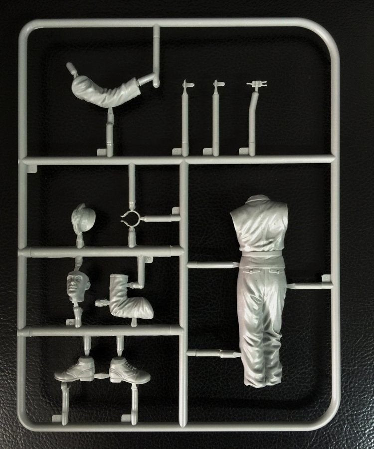 Classy Hobby MC16004 1/16 WWII German Panzer Crew (Driver) – image 2