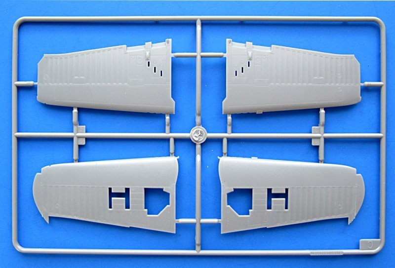 Hobby Boss 80386 F4U-4 Corsair Early Version 1/48 – immagine 10