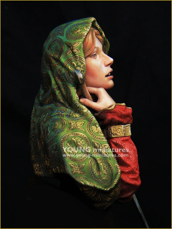 Young Miniatures YH1871 Medieval Woman 1/10