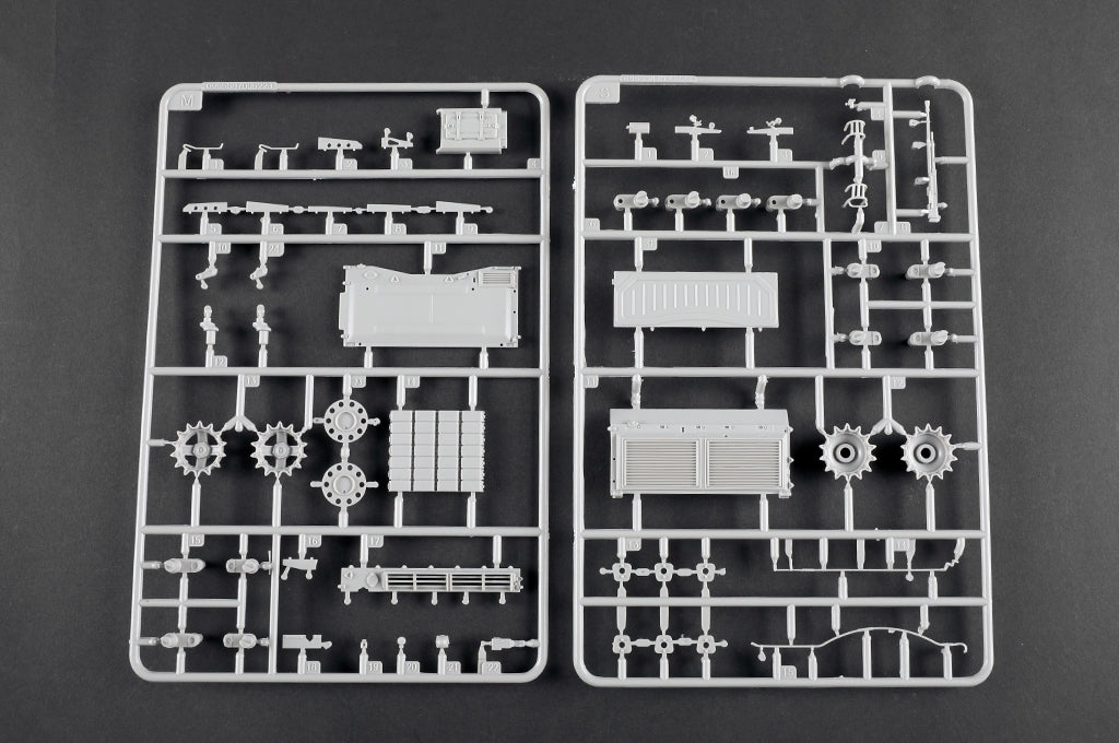 Trumpeter 09603 T-72M MBT 1/35 – image 9