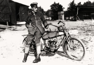 Copper State Models F35-055 Werner Voss posing with a motorcycle (Motorcycle not included) 1/35 – image 3