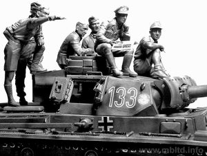 Master Box 3561 Rommel and German Tank Crew (DAK, 1941-1943) 1/35 – Bild 7