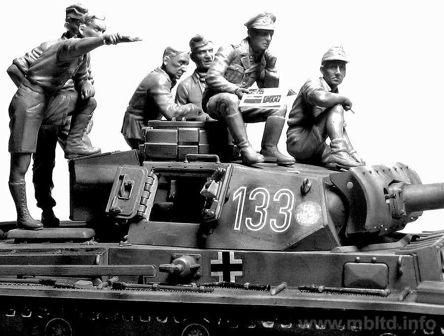 Master Box 3561 Rommel and German Tank Crew (DAK, 1941-1943) 1/35 – Bild 7