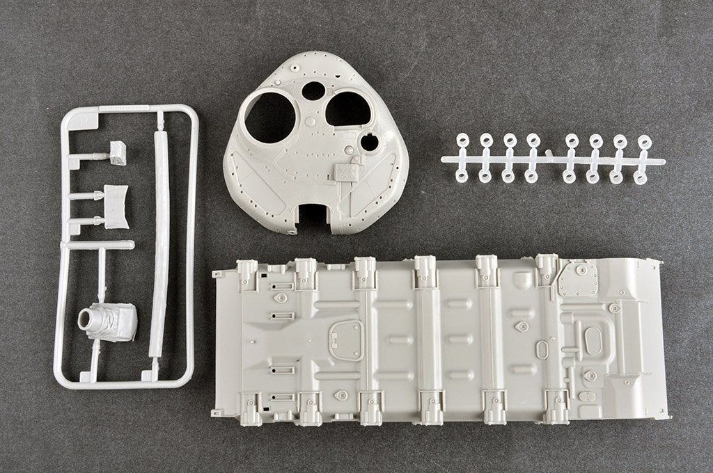 Trumpeter 09610 Char russe T-72B3 avec blindage réactif explosif (ERA) à étui souple 4S24 et blindage à grille, échelle 1/35 – image 6