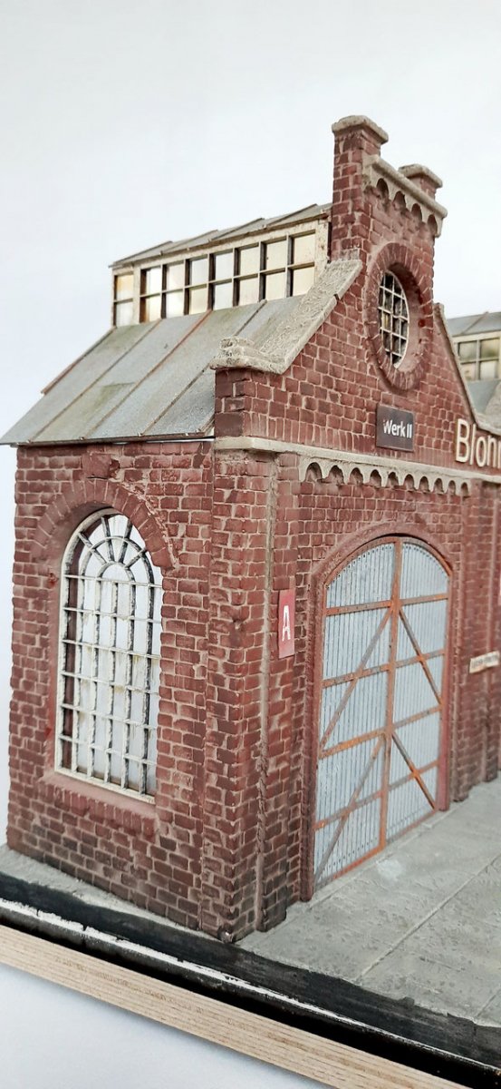 RT-Diorama 35285 Diorama-Base: &amp;quot;Industrial Hangars&amp;quot; 1/35 – immagine 13