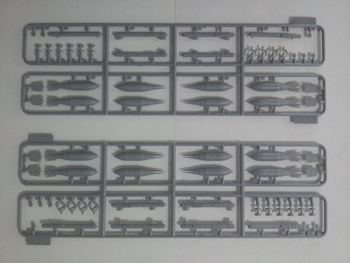 ICM 48902 MiG-25 RB, Soviet Reconnaissance Plane 1/48 – immagine 7
