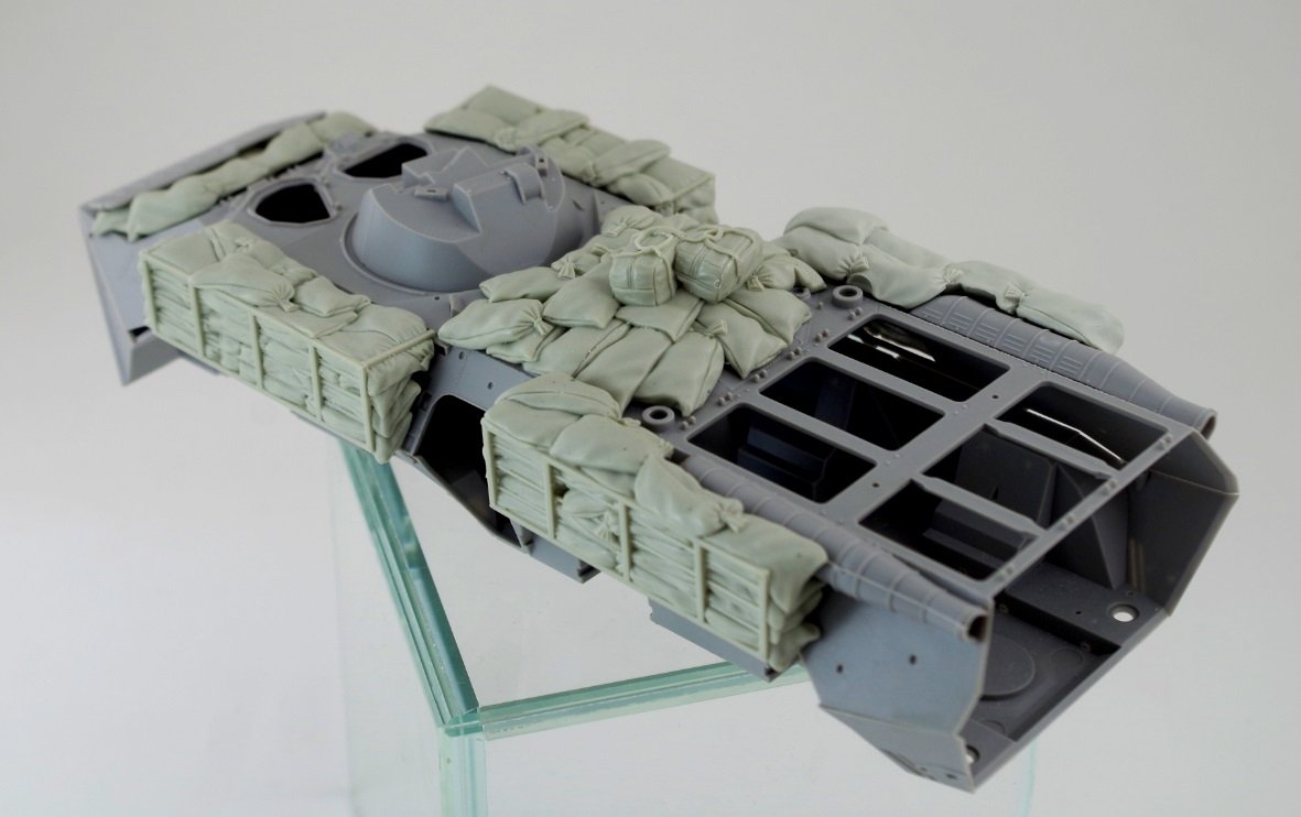 Panzer Art RE35-693 Sandbags armor for Ukrainian BTR-80 1/35 – immagine 3