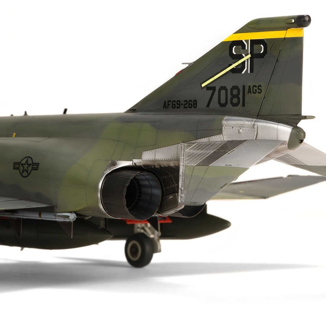 Zoukei-Mura SWS4814 F-4EG Phantom II WILD WEASEL V 1/48 – Bild 6
