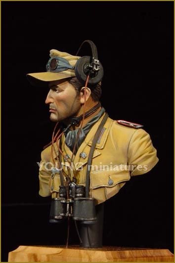 Young Miniatures YM1802 DAK Panzer Officer 1/10 – imagen 3