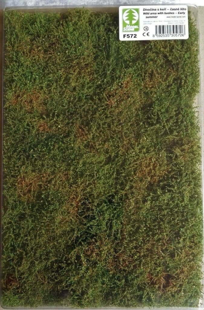 Scène miniature F572 Zone sauvage avec buissons - Début de l&amp;#39;été