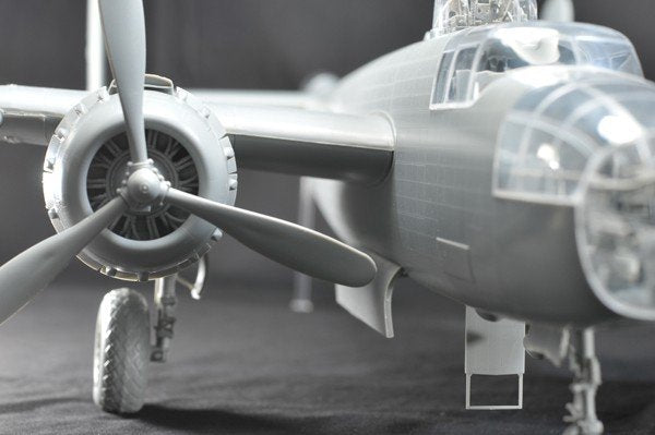 HK Models 01E02 B-25J Mitchell &amp;quot;Strafer&amp;quot; 1/32 – immagine 5