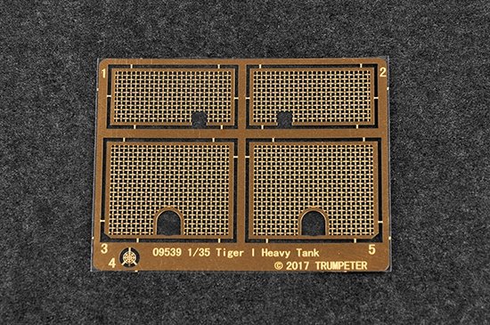 Trumpeter 09540 Pz.Kpfw.VI Ausf.E Sd.Kfz.181 Tiger I (Late Production) w/Zimmerit 1/35 – Bild 17