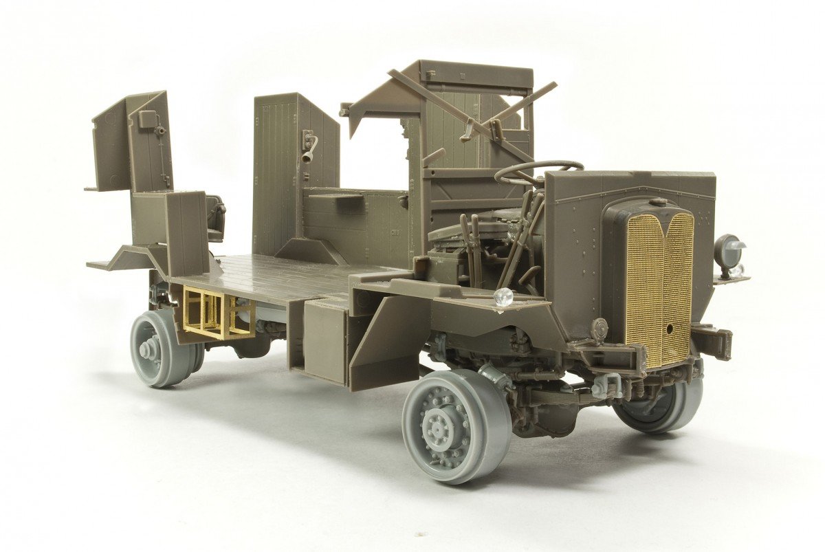 AFV Club 35227 AEC Dorchester 4x4 ACV (Full Interior) 1/35 – immagine 4