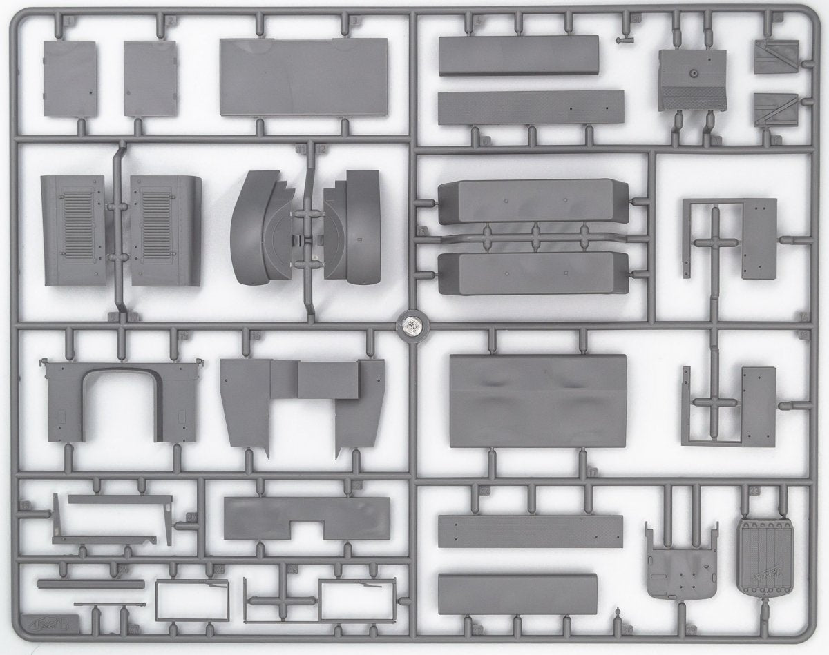 ICM DS3509 Wehrmacht Radio Trucks (Henschel 33D1 Kfz.72, Krupp L3H163 Kfz.72) 1/35 – zdjęcie 11